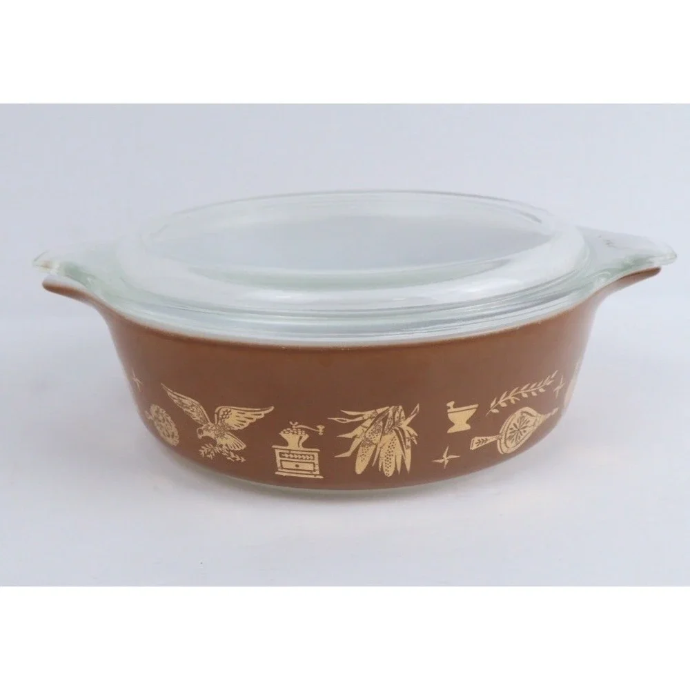 VTG PYREX EARLY AMERICAN Casserole Dish w/LID Brown & Gold Made in USA